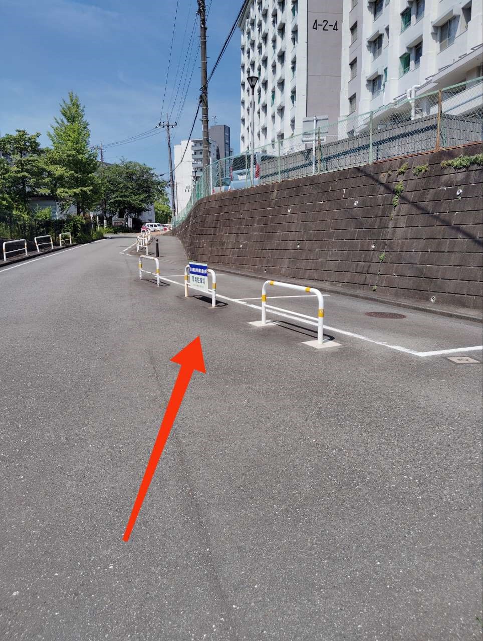 右手に２台